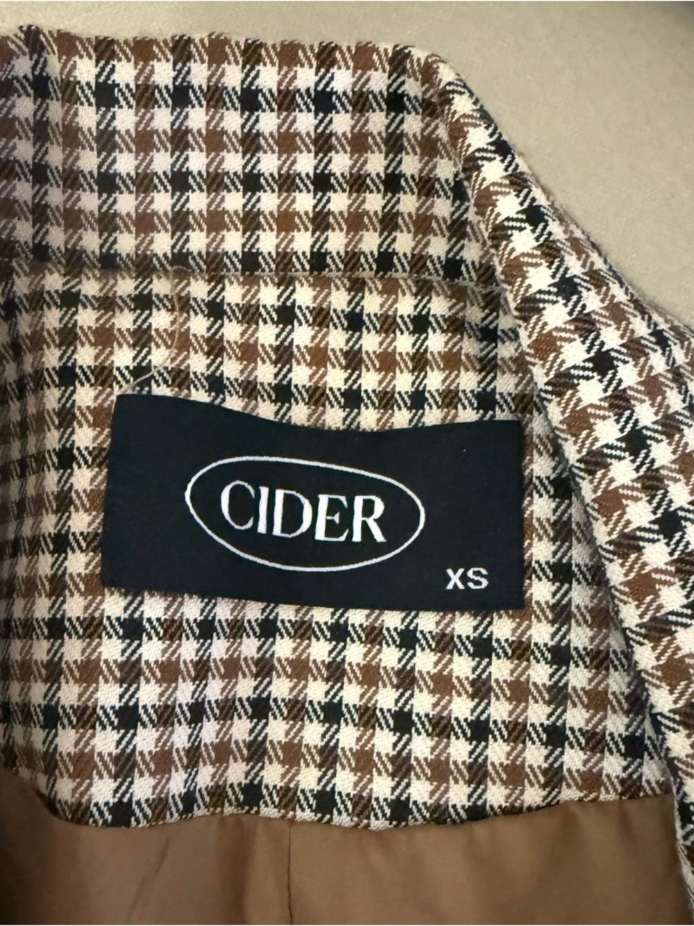 Cider Cropped Houndstooth Checkered Blazer in Brown and Black - Picture 4 of 7